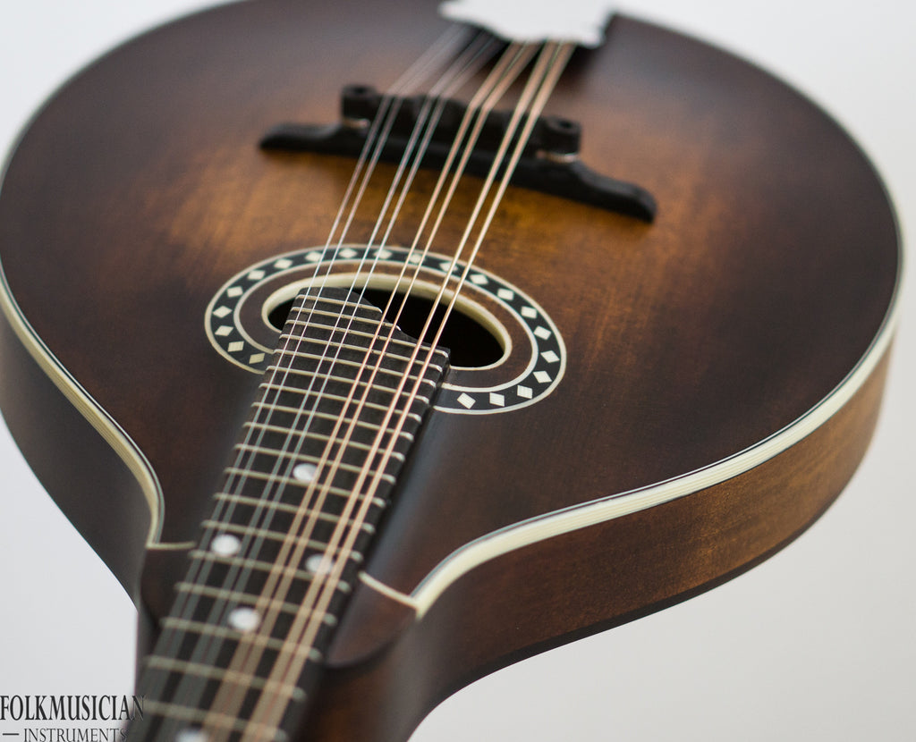 Eastman MD304 Oval Hole Mandolin