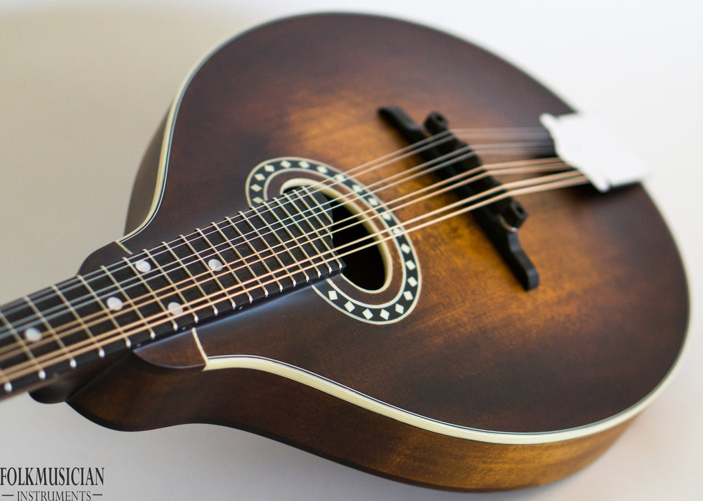 Eastman MD304 Oval Hole Mandolin